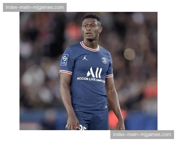 巴黎圣日耳曼更新伤病报告：后卫努诺-门德斯恢复合练，周末可待命