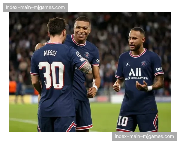 赛前发布会:摩纳哥主帅强调,对阵巴黎需在压迫与防守深度间找到平衡 赛前发布会:摩纳哥主帅强调,对阵巴黎需在压迫与防守深度间找到平衡